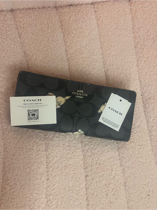 Coach Accessories - Coach Black Signature Canvas Floral-Accent Continental Wallet